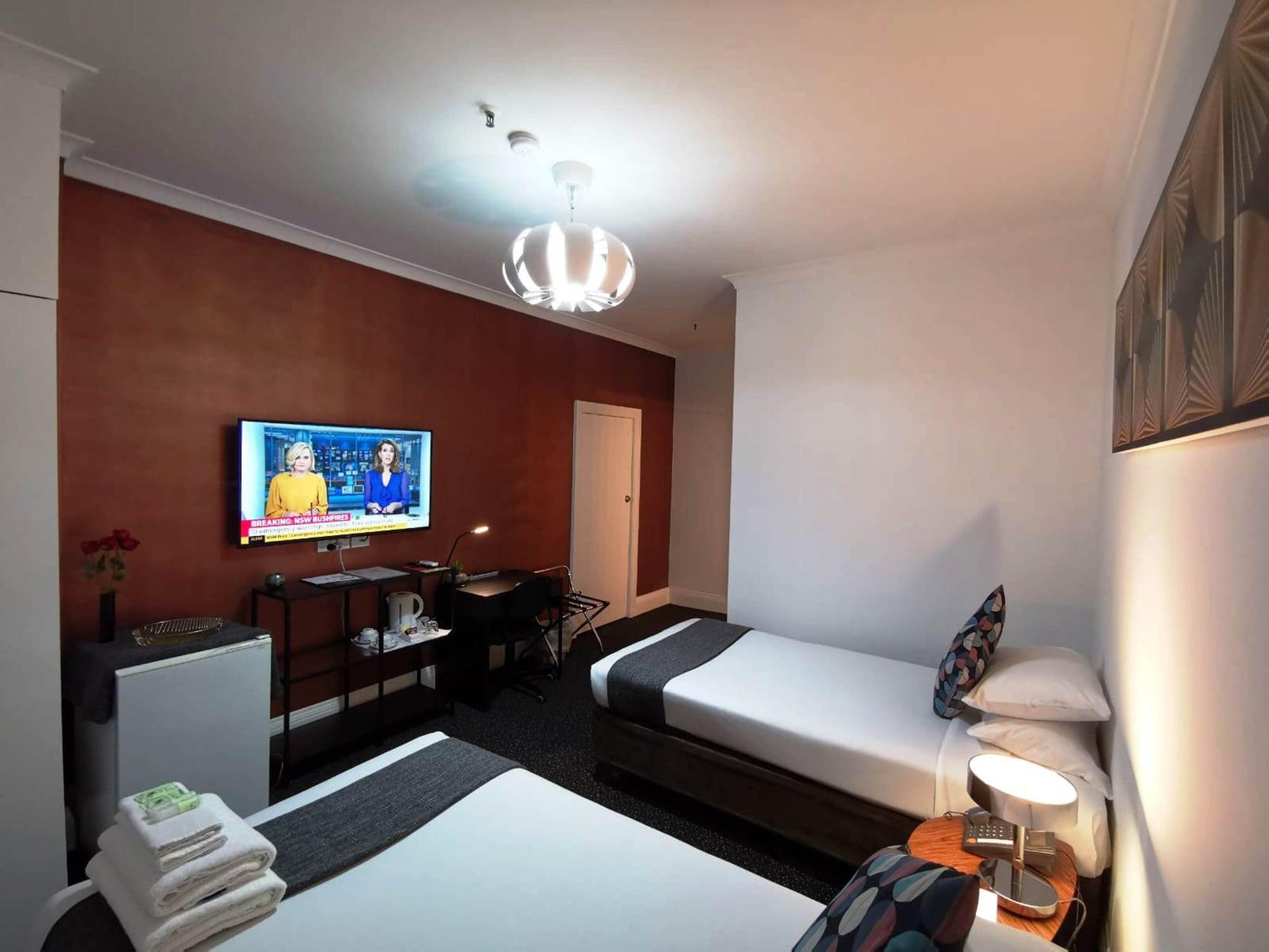 ไครทีเรียน โฮเต็ล เพิร์ธ Hotel เพิร์ท ภายนอก รูปภาพ
