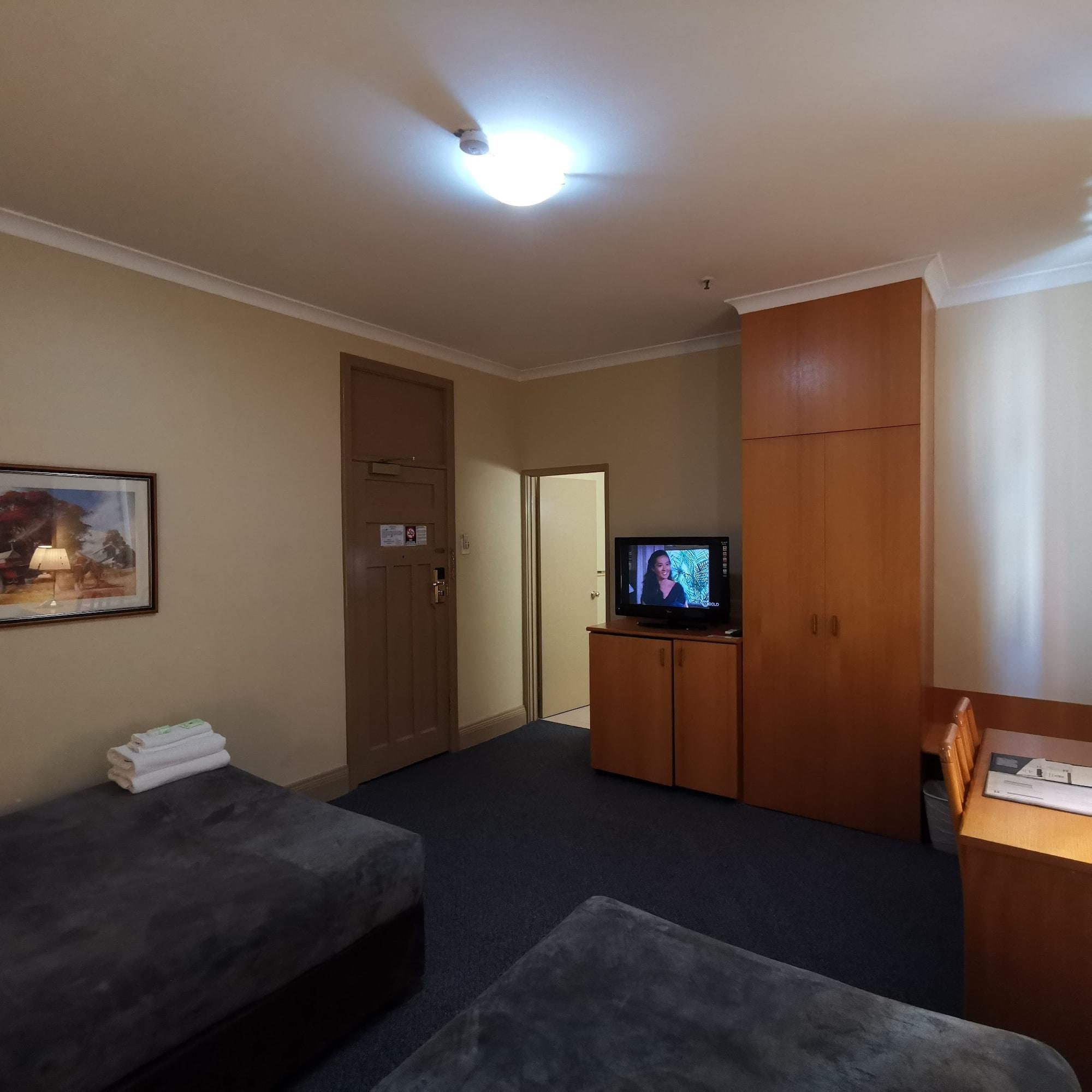 ไครทีเรียน โฮเต็ล เพิร์ธ Hotel เพิร์ท ภายนอก รูปภาพ