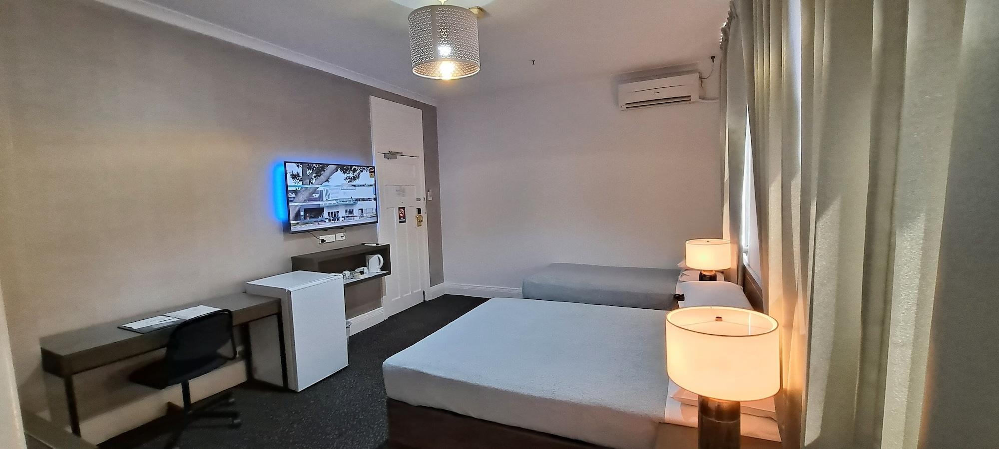 ไครทีเรียน โฮเต็ล เพิร์ธ Hotel เพิร์ท ภายนอก รูปภาพ