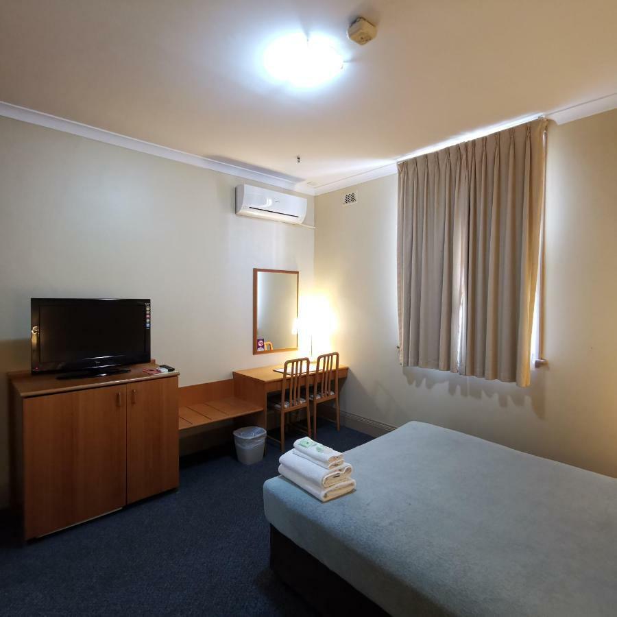 ไครทีเรียน โฮเต็ล เพิร์ธ Hotel เพิร์ท ภายนอก รูปภาพ