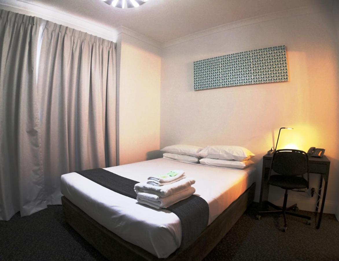 ไครทีเรียน โฮเต็ล เพิร์ธ Hotel เพิร์ท ภายนอก รูปภาพ